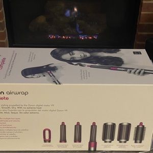 Dyson Airwrap complete styling